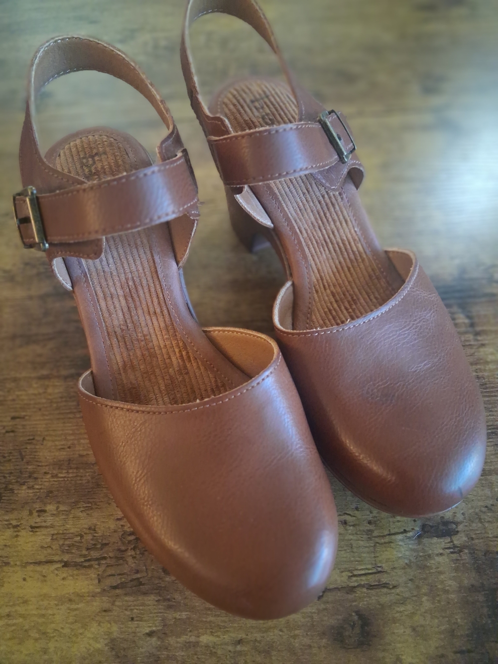 Born B.O.C. Women's Size 10M Clogs